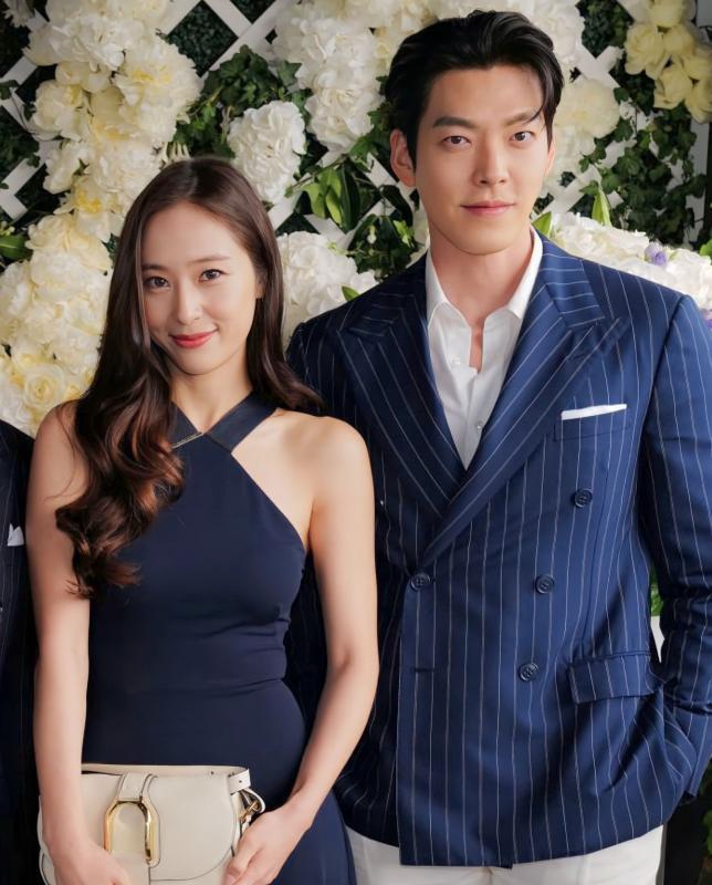 Cả nhà Cường Đô La chuộng áo của giới thượng lưu: Logo bé xíu mà mặc lên sang cỡ này- Ảnh 9.