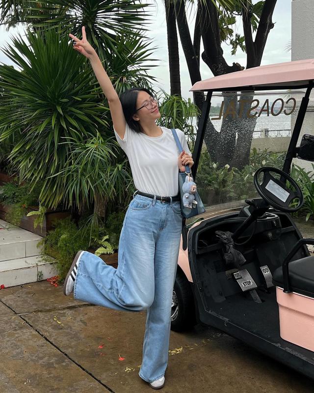 4 kiểu quần jeans không bao giờ lỗi mốt, được các mỹ nhân Việt diện từ năm này qua năm khác- Ảnh 12.