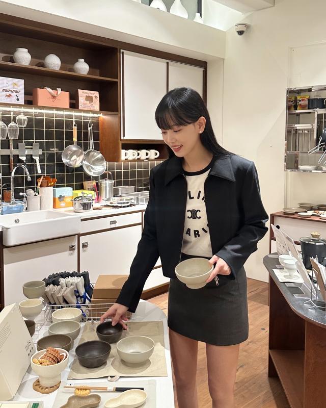 "Kỳ phùng địch thủ" của Yoona: 36 tuổi mà trẻ trung như 26, style thường ngày rất xinh tươi- Ảnh 9.