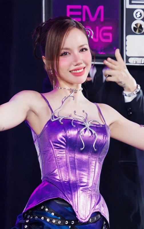 Phương Ly nhắn thẳng Châu Bùi khi vướng drama 