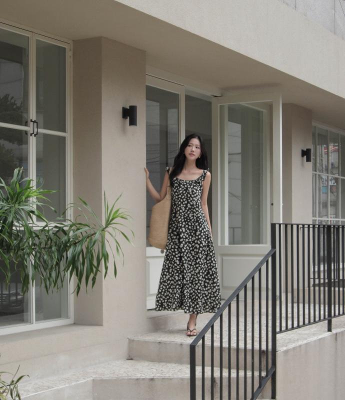 10 set váy họa tiết giúp phong cách mùa thu của chị em lên tầm cao mới- Ảnh 10.
