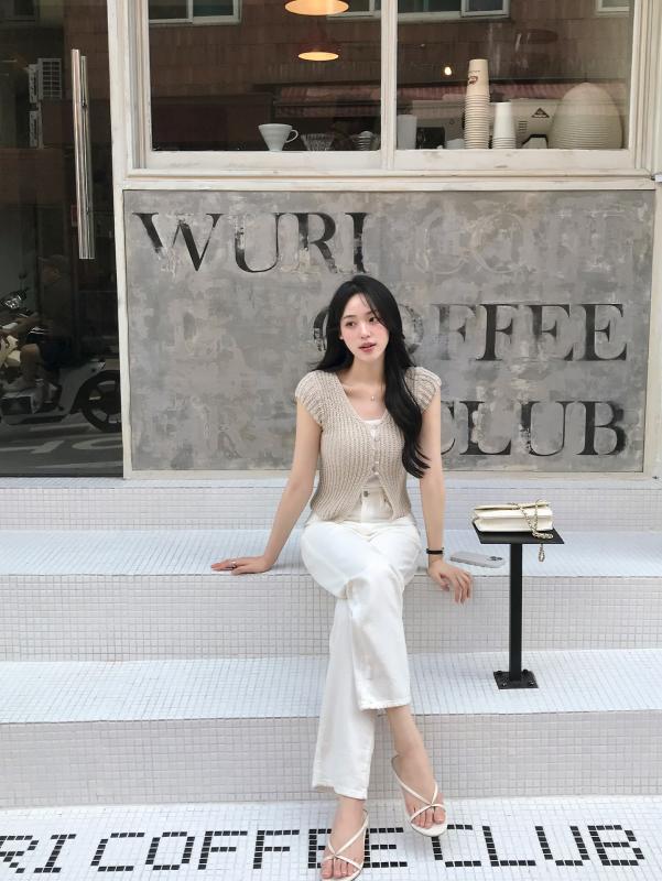 5 món thời trang tối giản đáng sắm nhất cho tủ đồ mùa thu- Ảnh 2.