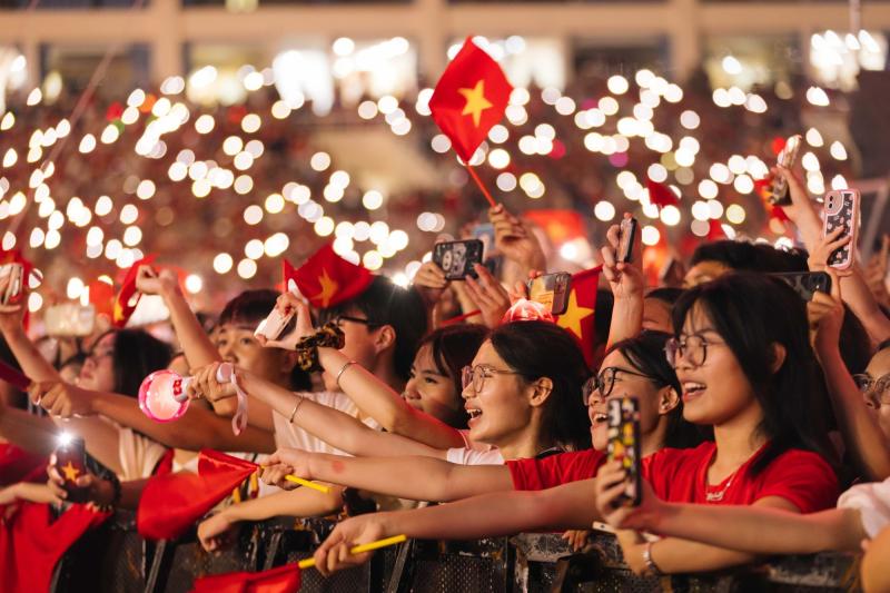 Thách thức từ những làn sóng chưa từng thấy- Ảnh 4.