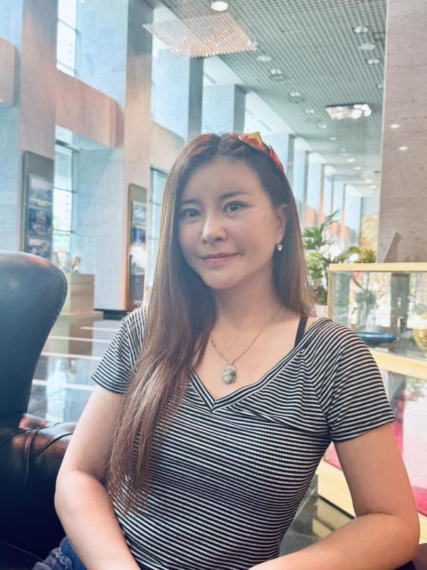 Diễn viên Kim Oanh để lộ chiếc cằm dài ngoằng lạ lẫm hậu 