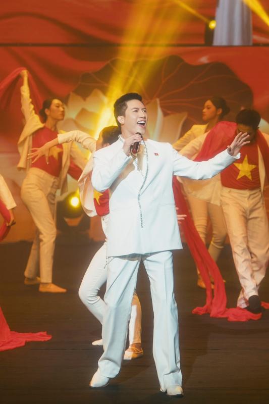 Tiết lộ cát-xê của nam ca sĩ đắt show nhất Đại lễ 2/9, concert quốc gia từ Nam ra Bắc không sót show nào- Ảnh 2.