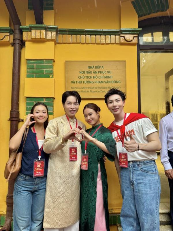 Hoàng Thuỳ Linh - Đen Vâu, NSND Xuân Bắc và dàn sao Việt tham gia lễ viếng Lăng Bác- Ảnh 5.