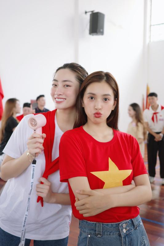 "Mỹ nhân Việt ngàn năm có một" viral cõi mạng sau tổng duyệt A80: Không phải vì quá đẹp, mà lại vì biểu cảm "khó đỡ" cỡ này!- Ảnh 7.