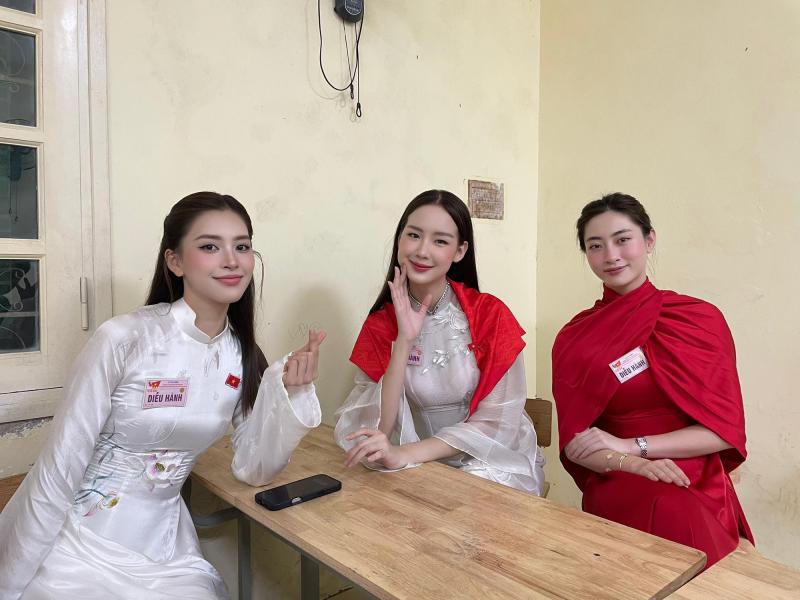 "Mỹ nhân Việt ngàn năm có một" viral cõi mạng sau tổng duyệt A80: Không phải vì quá đẹp, mà lại vì biểu cảm "khó đỡ" cỡ này!- Ảnh 2.