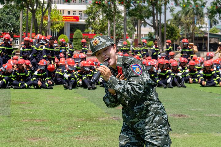 Khi nghệ sĩ và chiến sĩ cùng viết tiếp câu chuyện hòa bình- Ảnh 1.