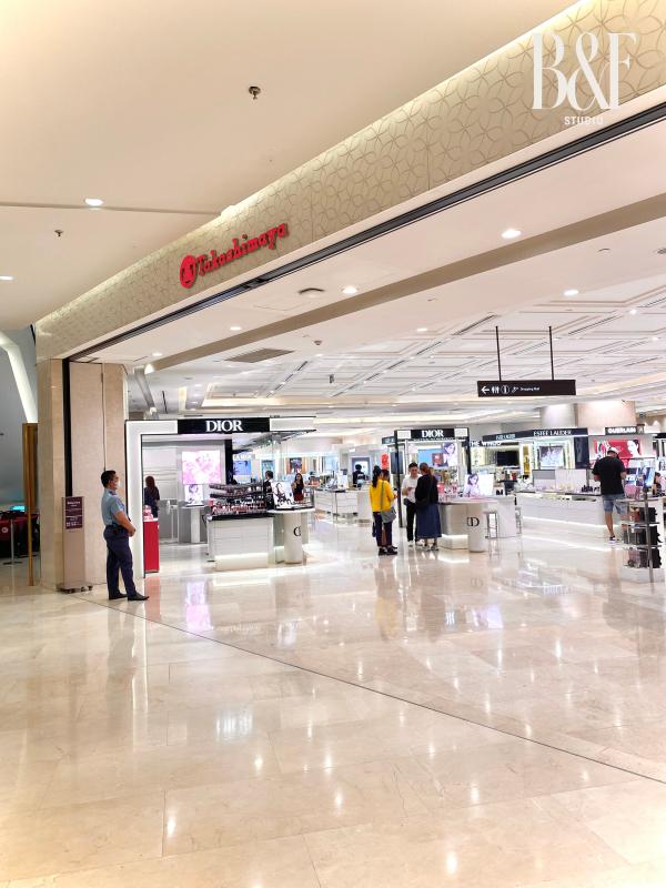 Test nhân viên bán hàng tại Saigon Centre sau drama thái độ: Onitsuka Tiger và loạt store bị réo tên giờ ra sao?- Ảnh 1.