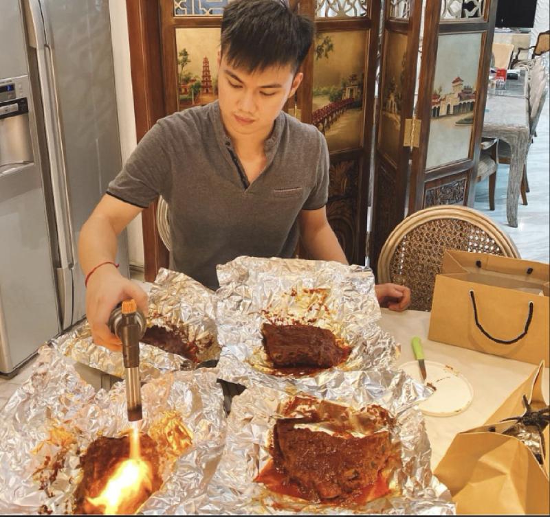 Trấn Thành khui Em Xinh đang hẹn hò thiếu gia kém tuổi, đàng gái nghe 1 câu liền cứng họng!- Ảnh 3.