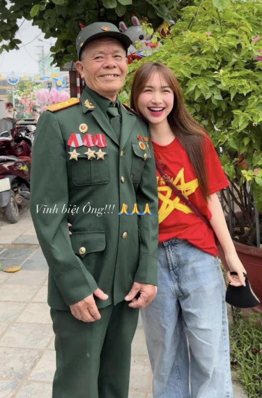 Hòa Minzy viết 1 câu ai nấy đọc cũng xót, lộ lịch trình dày đặc giữa lúc nhà có tang ông nội qua đời- Ảnh 4.
