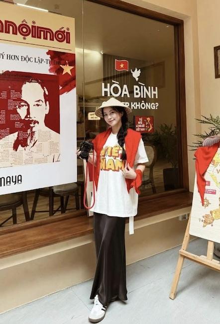 Đi xem diễu binh, diễu hành 2/9 cứ mặc theo tips này: Vừa xinh vừa thoải mái, mưa nắng không lo- Ảnh 8. Đi xem diễu binh, diễu hành 2/9 cứ mặc theo tips này: Vừa xinh vừa thoải mái, mưa nắng không lo- Ảnh 8.