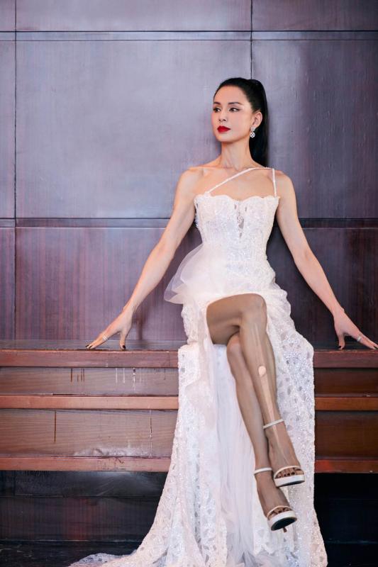 Lý Nhược Đồng tuổi 59 vẫn trẻ mãi, sau 35 năm vòng eo săn gọn hơn cả thời thiếu nữ nhờ tuân thủ 1 kiểu ăn uống: Không hề ăn kiêng!- Ảnh 5.