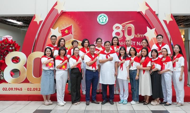Biến lều y tế thành ‘bệnh viện thu nhỏ’, huy động 100% quân số cho A80- Ảnh 1.