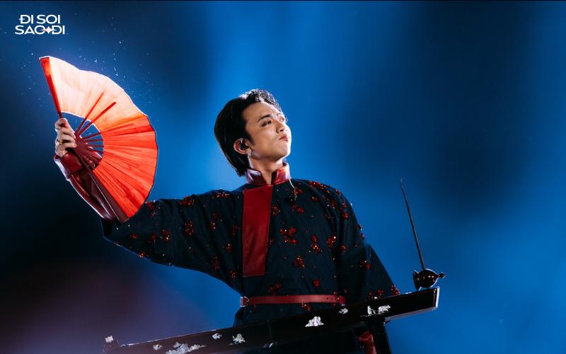Những khoảnh khắc đẹp nhất 8WONDER 2025: "Ông hoàng nhạc La-tinh" và tlinh giương cao quốc kỳ 2 nước, dàn mỹ nam quốc tế liên tục nói lời yêu thương fan Việt- Ảnh 10.