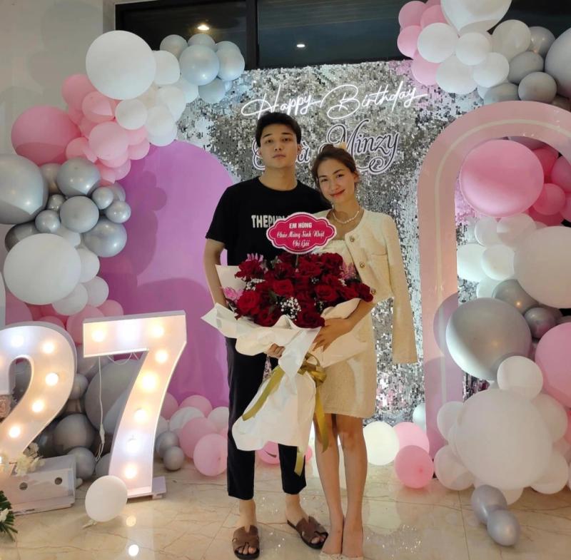 Em trai Hòa Minzy hứng bão chỉ trích vì lên mạng 