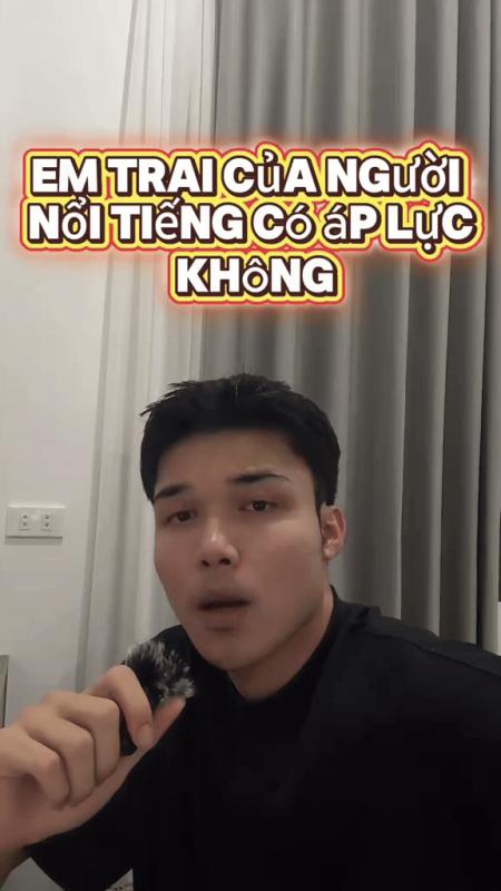 Em trai Hòa Minzy hứng bão chỉ trích vì lên mạng 