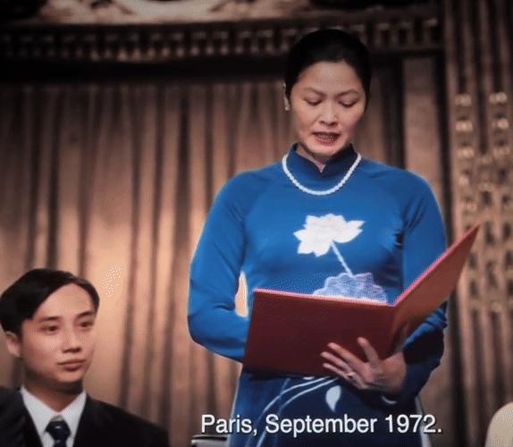 Nữ diễn viên 47 tuổi mặc áo dài quá đẹp trong Mưa Đỏ, đơn giản nhưng đầy cảm xúc- Ảnh 5.
