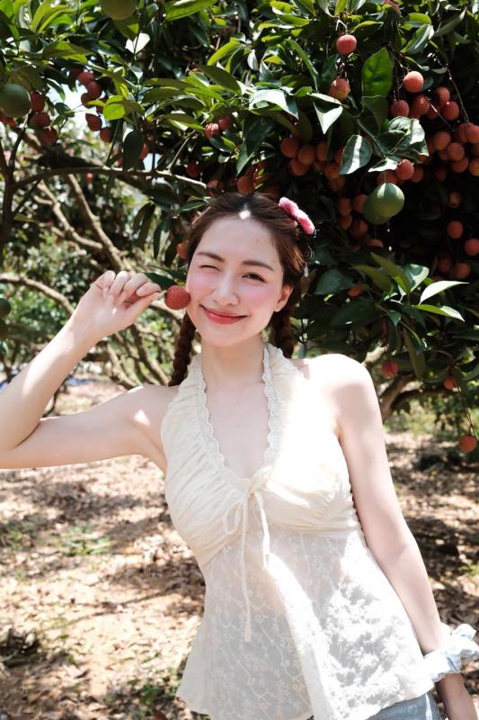 Hòa Minzy da trắng sáng, căng bóng nhờ chăm uống 1 loại nước trước khi đi ngủ: Phụ nữ tuổi 30+ khuyến khích dùng để đẹp da, chống loãng xương- Ảnh 8.