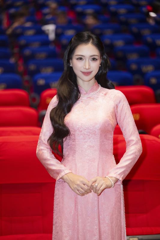 Hòa Minzy bật khóc khi hát OST Mưa Đỏ, nghẹn ngào chia sẻ về hai câu thoại đắt giá trong phim- Ảnh 5.