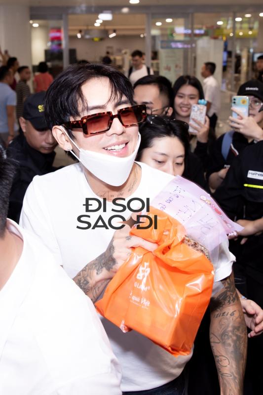 “Chồng quốc dân” DPR IAN khiến fan Việt mất ngủ, còn thả tim 1 cô nàng có visual xinh ngất ngây- Ảnh 2.