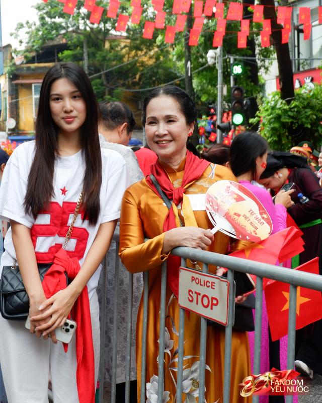 Dàn sao tại buổi sơ duyệt Đại lễ 2/9: Đen Vâu - Hoàng Thùy Linh chung khung hình, Tiểu Vy - Lương Thùy Linh rạng rỡ qua camera thường- Ảnh 6.