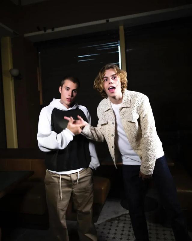 “Hoàng tử bé” sắp về Việt Nam khuấy đảo 8WONDER: Chủ nhân hit tỷ view với Justin Bieber, cùng em út BTS gây sốt- Ảnh 3. “Hoàng tử bé” sắp về Việt Nam khuấy đảo 8WONDER: Chủ nhân hit tỷ view với Justin Bieber, cùng em út BTS gây sốt- Ảnh 3.