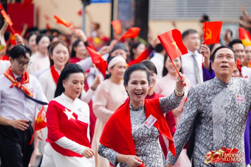 Khối nghệ sĩ thi nhau "chạy marathon" giữa tổng duyệt, ai chứng kiến cũng phải bật cười: Chuyện gì đây?- Ảnh 8.