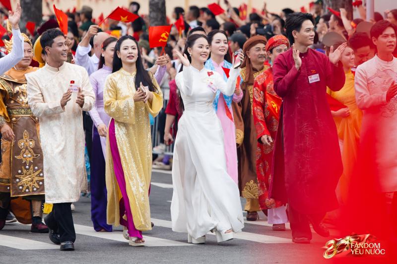 Khối nghệ sĩ thi nhau "chạy marathon" giữa tổng duyệt, ai chứng kiến cũng phải bật cười: Chuyện gì đây?- Ảnh 10.