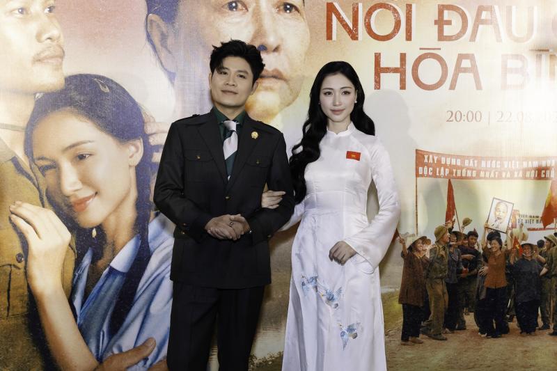 Chi Pu, Tiểu Vy, MONO... chia sẻ mất mát với Hòa Minzy giữa sự kiện, nữ ca sĩ bật khóc trong vòng tay gia đình Hoa Dâm Bụt- Ảnh 26.