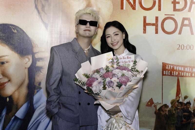 Chi Pu, Tiểu Vy, MONO... chia sẻ mất mát với Hòa Minzy giữa sự kiện, nữ ca sĩ bật khóc trong vòng tay gia đình Hoa Dâm Bụt- Ảnh 18.