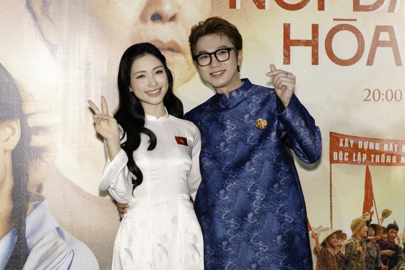 Chi Pu, Tiểu Vy, MONO... chia sẻ mất mát với Hòa Minzy giữa sự kiện, nữ ca sĩ bật khóc trong vòng tay gia đình Hoa Dâm Bụt- Ảnh 32.