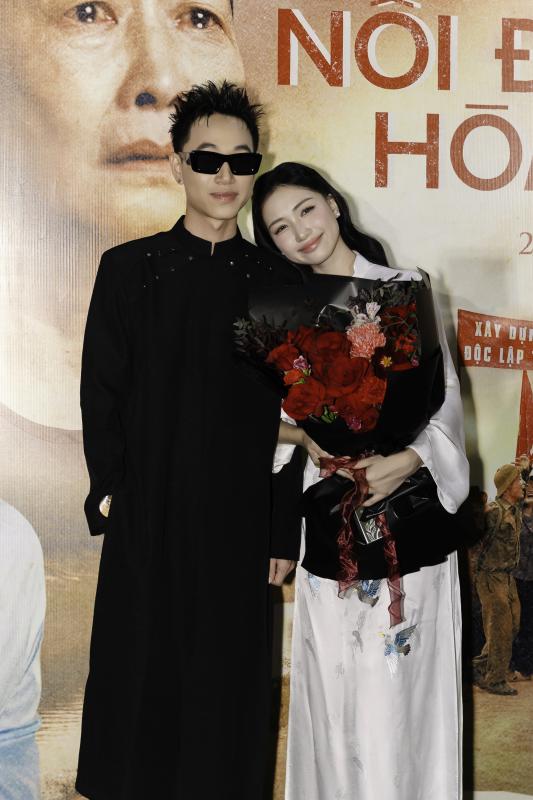 Chi Pu, Tiểu Vy, MONO... chia sẻ mất mát với Hòa Minzy giữa sự kiện, nữ ca sĩ bật khóc trong vòng tay gia đình Hoa Dâm Bụt- Ảnh 19.