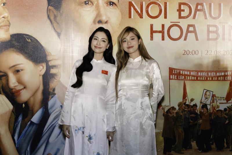 Chi Pu, Tiểu Vy, MONO... chia sẻ mất mát với Hòa Minzy giữa sự kiện, nữ ca sĩ bật khóc trong vòng tay gia đình Hoa Dâm Bụt- Ảnh 25.