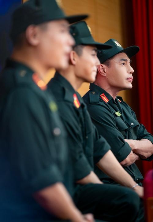 Dàn sao Chiến sĩ Quả Cảm: “Chúng tôi muốn có thêm chương trình Vợ Của Chiến Sĩ Quả Cảm, vì khoảnh khắc dũng cảm nhất là khi họ trở về đối diện với vợ con và gia đình”- Ảnh 15.