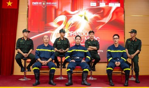 Dàn sao Chiến sĩ Quả Cảm: “Chúng tôi muốn có thêm chương trình Vợ Của Chiến Sĩ Quả Cảm, vì khoảnh khắc dũng cảm nhất là khi họ trở về đối diện với vợ con và gia đình”- Ảnh 17.