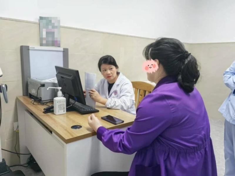 Nữ sinh 18 tuổi 