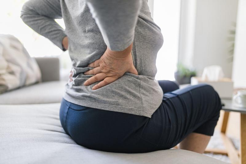 Phụ nữ mãn kinh khó tránh loãng xương: Nếu bạn không thuộc 3 nhóm sau thì xin chúc mừng!- Ảnh 1.