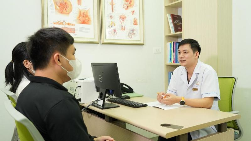 Cưới 1 năm vẫn gặp khó khăn trong “chuyện ấy”: Nguyên nhân khiến bác sĩ ngỡ ngàng- Ảnh 1.