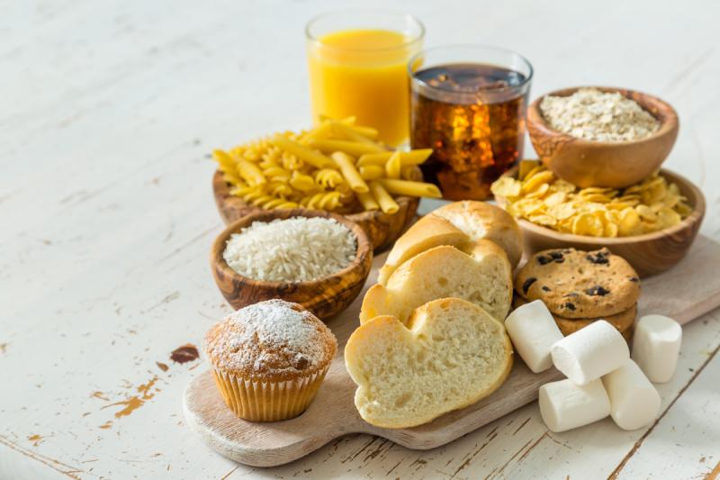 Ăn càng nhiều 5 thực phẩm này, đừng hỏi vì sao mụn "đua nhau" tìm đến- Ảnh 1.