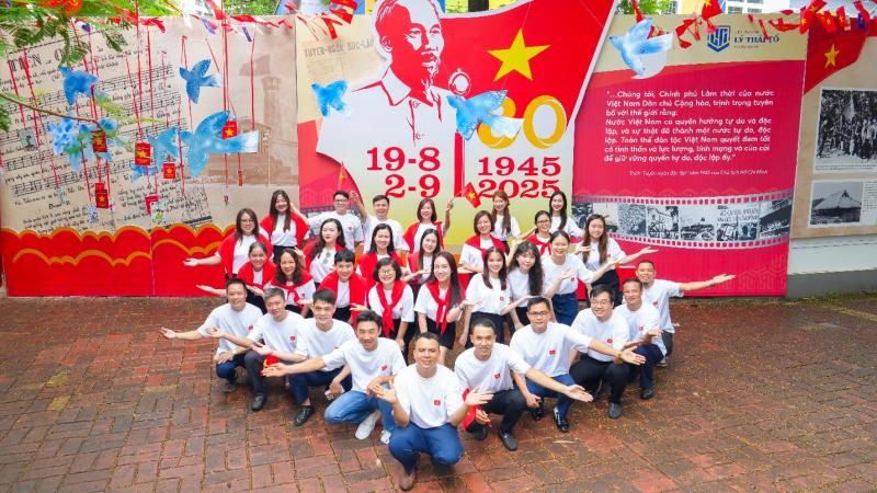 “Bảo tàng ký ức” - điểm check-in 2/9 gây sốt giữa lòng Hà Nội- Ảnh 3.