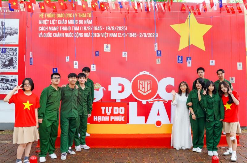“Bảo tàng ký ức” - điểm check-in 2/9 gây sốt giữa lòng Hà Nội- Ảnh 6.