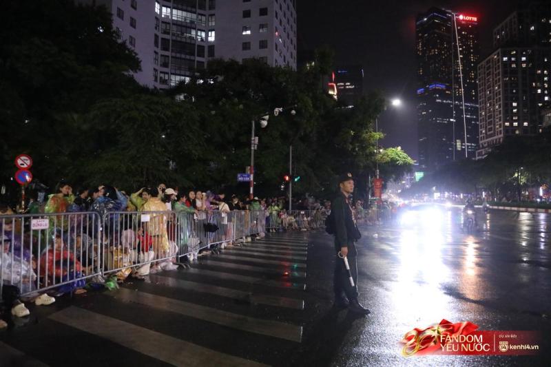 Khối Yêu Nước - chuyên văn nghệ tràn đầy năng lượng, hát hò cả đêm không ngủ vui quá đi!- Ảnh 9.