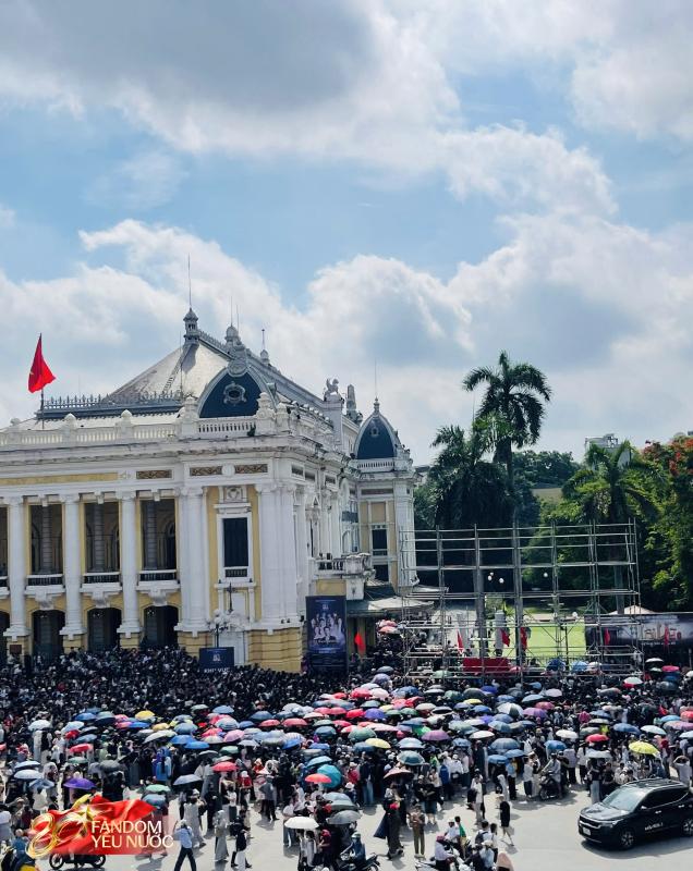 Hàng nghìn người xếp hàng suốt đêm "camp vé" concert quốc gia, đỉnh cao của văn hoá thần tượng quốc nội là đây!- Ảnh 6.