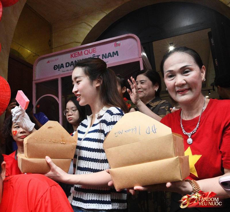 Dàn sao tại buổi sơ duyệt Đại lễ 2/9: Đen Vâu - Hoàng Thùy Linh chung khung hình, Tiểu Vy - Lương Thùy Linh rạng rỡ qua camera thường- Ảnh 10.