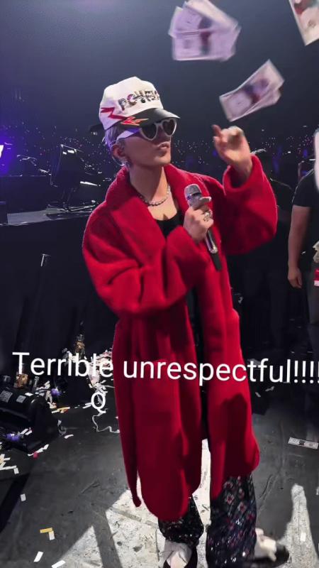 G-Dragon bị ném tiền giả vào mặt để mua vui, ý nghĩa đằng sau còn đen tối hơn thế?- Ảnh 1.