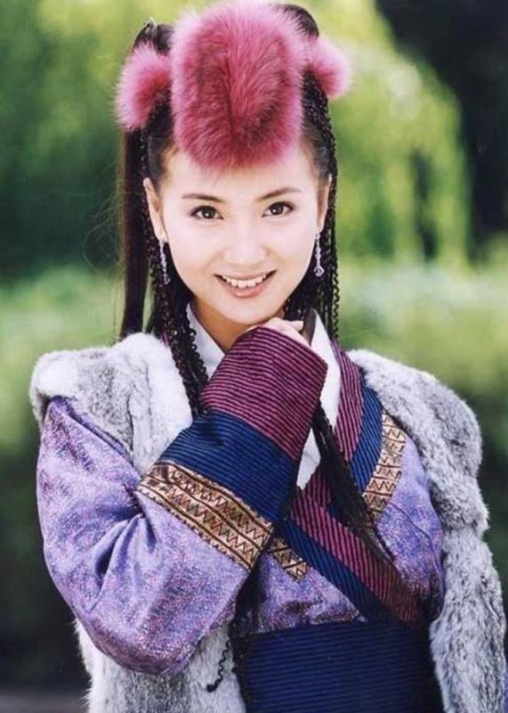 Mỹ nhân đẹp nhất Thiên Long Bát Bộ bỏ showbiz cưới đại gia, giờ làm giảng viên- Ảnh 1.
