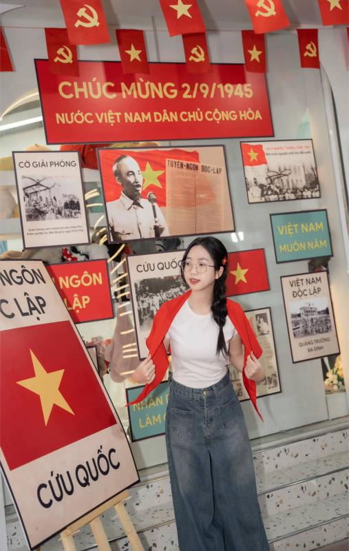 Đi xem diễu binh, diễu hành 2/9 cứ mặc theo tips này: Vừa xinh vừa thoải mái, mưa nắng không lo- Ảnh 7. Đi xem diễu binh, diễu hành 2/9 cứ mặc theo tips này: Vừa xinh vừa thoải mái, mưa nắng không lo- Ảnh 7.