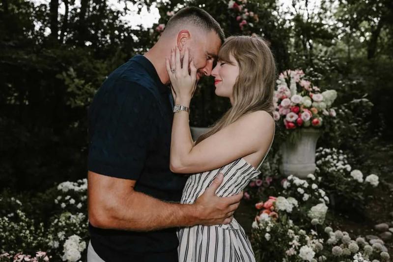 Màn cầu hôn Travis Kelce dành cho Taylor Swift đã được tiên tri từ 20 năm trước?- Ảnh 1.